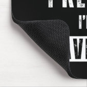 Funny, so zu tun, als wäre ich ein Caveman-KostümH Mousepad (Ecke)