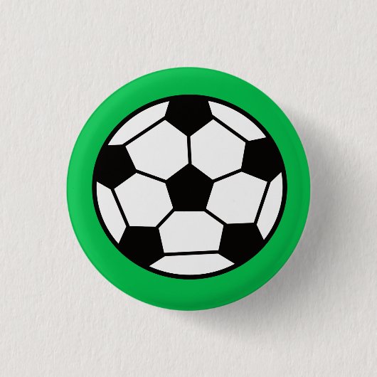Funny Soccer Ball im grünen Hintergrund Button (Vorderseite)