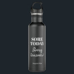 Funny Sore Today Strong Tomorrow Name Workout Gym Edelstahlflasche<br><div class="desc">Deshalb arbeiten wir aus: Heute schmerzen - Starke Zukunft! Verlieren Sie nie die Motivation und konzentrieren Sie sich auf diese personalisierte Wasserflasche,  um sie zum Training zu bringen. Diese schwarz-weiße Wasserflasche mit Ihrem Namen behalte Sie motiviert. Auch ein perfektes Geschenk für jemanden,  der Fitness und einen gesunden Lebensstil Liebe.</div>