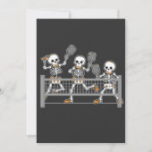 Funny Spooky Three Skeleton Playin Pickleball Gesc Einladung (Vorderseite)