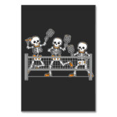 Funny Spooky Three Skeleton Playin Pickleball Gesc Tischnummer (Vorderseite)