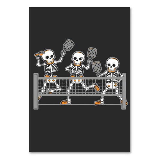 Funny Spooky Three Skeleton Playin Pickleball Gesc Tischnummer (Vorderseite)
