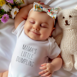 Funny Sprichwort Mamas kleine Dumpling Baby Strampler