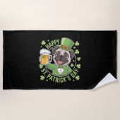 Funny St. Patrick’s Day Pug with Beer Mug Strandtuch (Vorderseite)