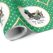 Funny St. Patrick's Day Dackel (schwarz & tan) Geschenkpapier (Rolleneckpunkt)