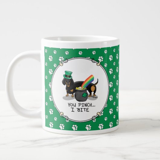 Funny St. Patrick's Day Dackel (schwarz & tan) Jumbo-Tasse (Links)