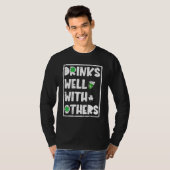 Funny St Patrick's Day Drinking Drinks gut mit T-Shirt (Vorne ganz)