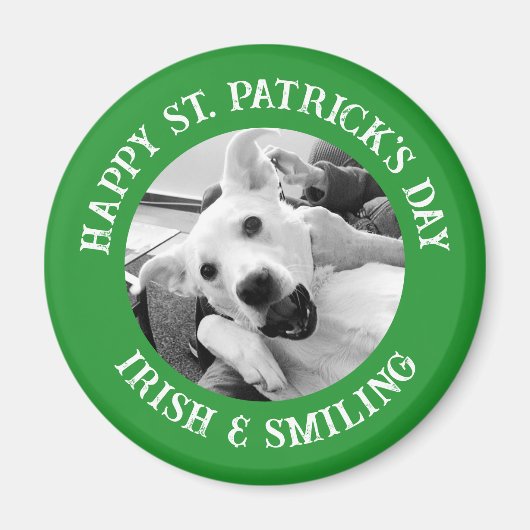 Funny St. Patrick's Day Irish and Smiling Dog Magnet (Vorne)
