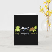 Funny Subtle Political Frog Dragonfly Turtle Resis Karte (Gelbe Blume)