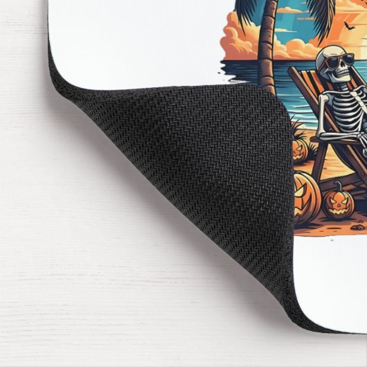 Funny Summerween Skeleton Beach Party Halloween Vi Mousepad (Ecke)
