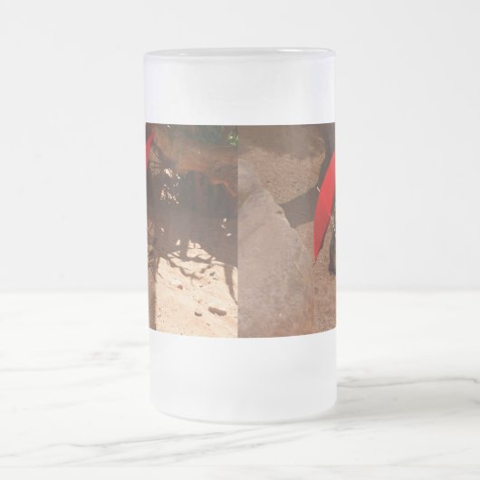 Funny Sun Smart Meerkat unter dem Regenschirm, Mattglas Bierglas (Mittel)