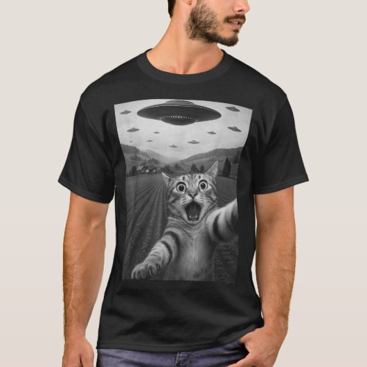 Funny Surprised Ed Cat Selfie With Alien Ufo Cat U T-Shirt (Vorderseite)