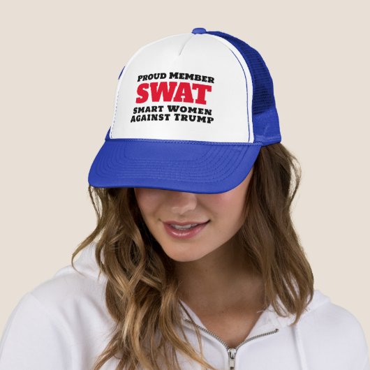 Funny "SWAT: Smart Women Against Trump" Truckerkappe (Beispiel)