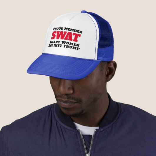 Funny "SWAT: Smart Women Against Trump" Truckerkappe (Beispiel)