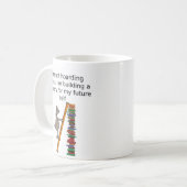 Funny T - Shirt - Ein Muss für Bibliophiles Kaffeetasse (Vorderseite Links)