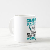 Funny Teacher Coffee Mug – "Grading Papers Kaffeetasse (Vorderseite Links)