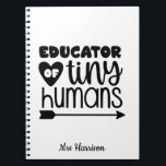 Funny Teacher personalisiertes Geschenkpapier Notizblock<br><div class="desc">Dieses witzige "Erzieher von Mini-Menschen" Notizbuch ist ein großes Dankeschön für Lehrer! Notebook kann leicht personalisiert sein,  Ihren Lieblings-Lehrer-Namen hinzuzufügen. 
Lehrer's Geburtstag,  Zurück zur Schule oder als Ende des Jahres Dankeschön Geschenk.</div>