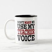 Funny Teacher Voice Zweifarbige Tasse (Links)