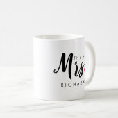 Funny THE NEW MRS Typografie rosa Aquarellherz Kaffeetasse (VorderseiteRechts)