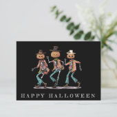 Funny Three Skeleton Halloween Karte (Stehend Vorderseite)