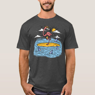Funny toon Flamingo Umgeben von Haien T-Shirt