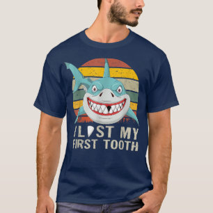 Funny Tooth Fairy gibt Vintagen Hai Junge I Lose i T-Shirt