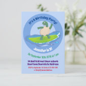 Funny tortoise wave surfing Cartoon Einladung (Stehend Vorderseite)
