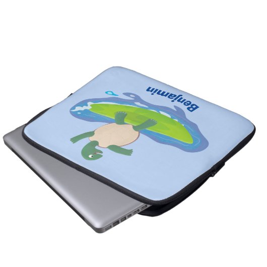 Funny tortoise wave surfing Cartoon Laptopschutzhülle (Vorne Knopf)