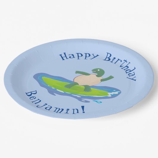 Funny tortoise wave surfing Cartoon Pappteller (Schrägansicht)