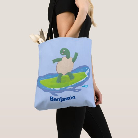 Funny tortoise wave surfing Cartoon Tasche (Von Nahem)