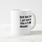 funny tough strong old age sayings quotes Jumbo-Tasse (Vorderseite Rechts)