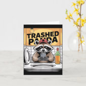 Funny Trashed Panda Raccoon Gets Drunk Karte (Gelbe Blume)
