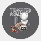 Funny Trashed Panda Raccoon Gets Drunk Runder Aufkleber (Vorderseite)