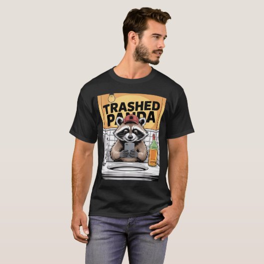 Funny Trashed Panda Raccoon Gets Drunk  T-Shirt (Vorne ganz)