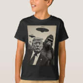 Funny Trump Bigfoot Selfie mit Ufos komischer Alie T-Shirt (Vorderseite)