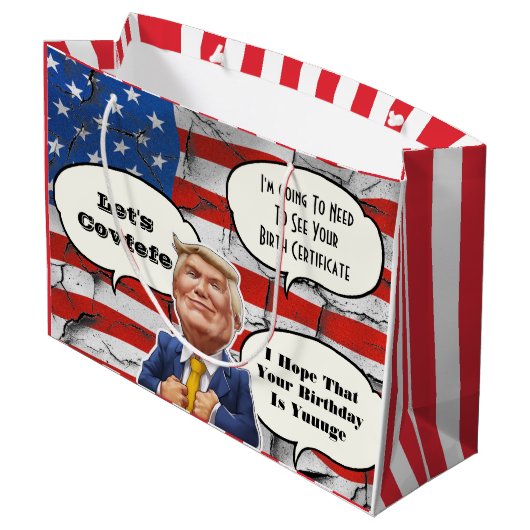 Funny Trump Birthday Große Geschenktüte (Rückseite Schrägansicht)