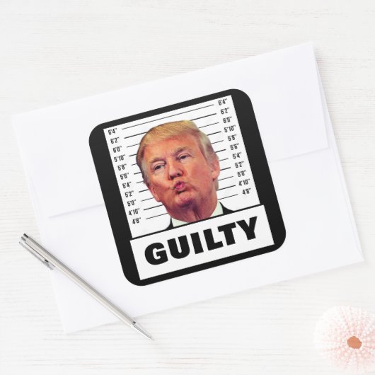 Funny Trump Guilty Quadratischer Aufkleber (Umschlag)