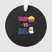 Funny Trumpkin Vs Boo Biden Halloween Design Class Ornament (Vorderseite)