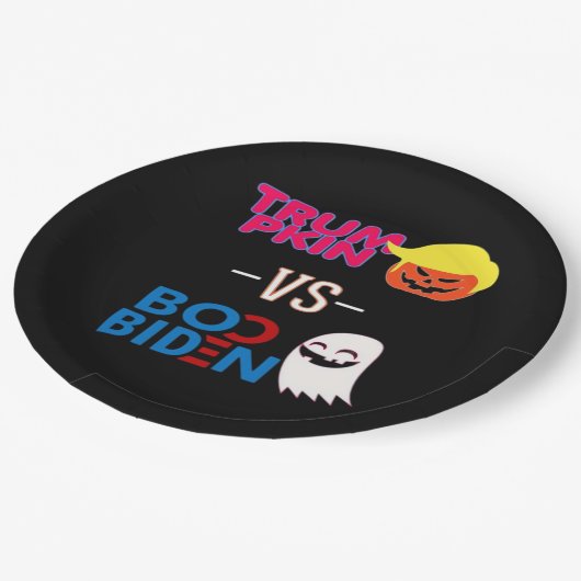 Funny Trumpkin Vs Boo Biden Halloween Design Class Pappteller (Schrägansicht)