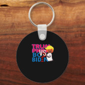 Funny Trumpkin Vs Boo Biden Halloween Design Class Schlüsselanhänger (Vorderseite)