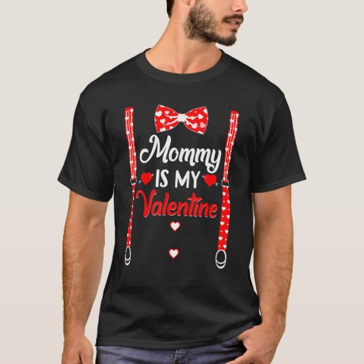 Funny Tuxedo Bowtie Valentine's Day My Mom Is My V T-Shirt (Vorderseite)