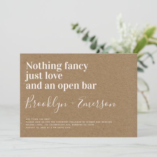 Funny Typografy Open Bar Kraft Wedding Einladung (Stehend Vorderseite)