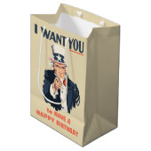 Funny Uncle Sam Patriotic Birthday Mittlere Geschenktüte (Vorderseite Schrägansicht)