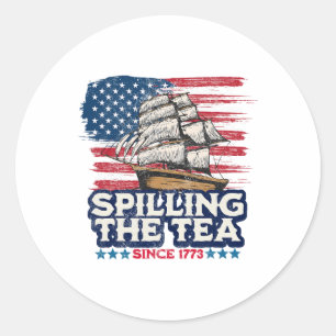 Funny US History Teacher Boston Spilling The Tee S Runder Aufkleber