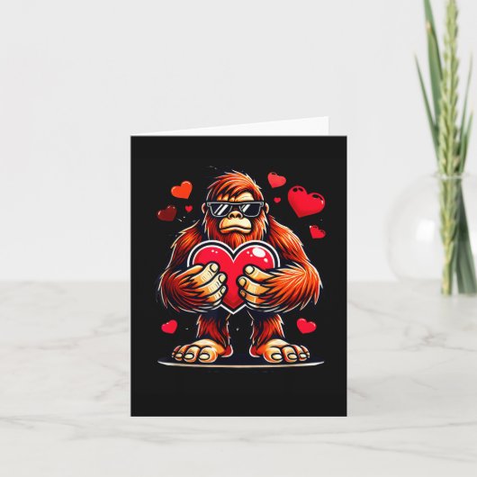 Funny Valentines Day Bigfoot Heart Sungles Sasquat Karte (Vorderseite)