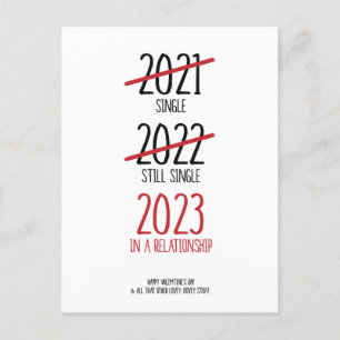 Funny Valentine's Day Card 2023 In einer Beziehung Ankündigungspostkarte