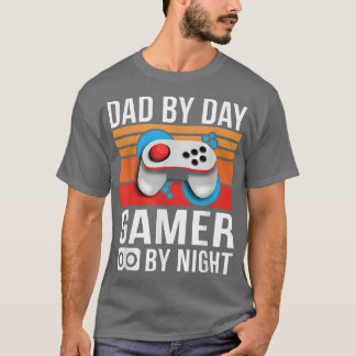 Funny Vater by Day Gamer By Night Pater T-Shirt