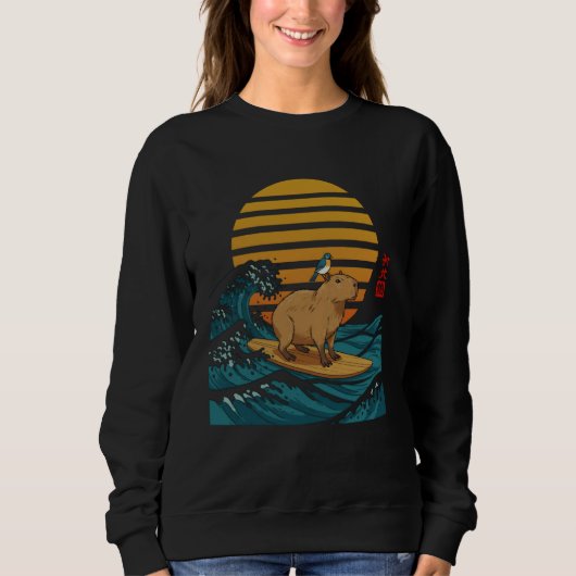 Funny Vintage Capybara Surfing Japanese Waves Sweatshirt (Vorderseite)