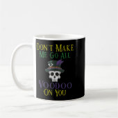 Funny Voodoo Quote - Witch Doctor Skull Mardi Gras Kaffeetasse (Links)