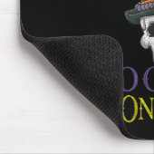 Funny Voodoo Quote - Witch Doctor Skull Mardi Gras Mousepad (Ecke)